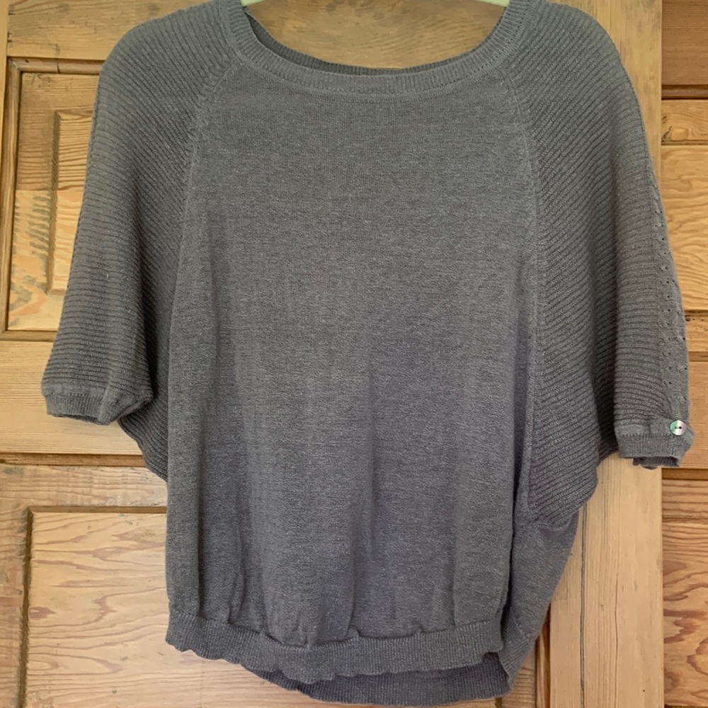 Light weight sweater